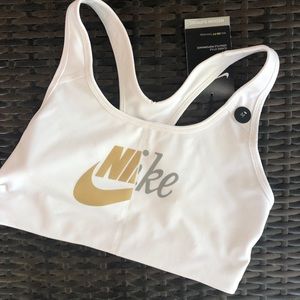 NWT Nike sports bra